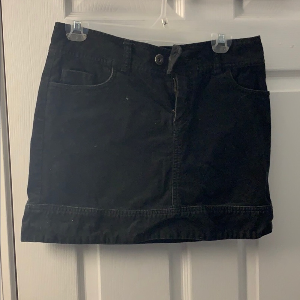 Black skirt